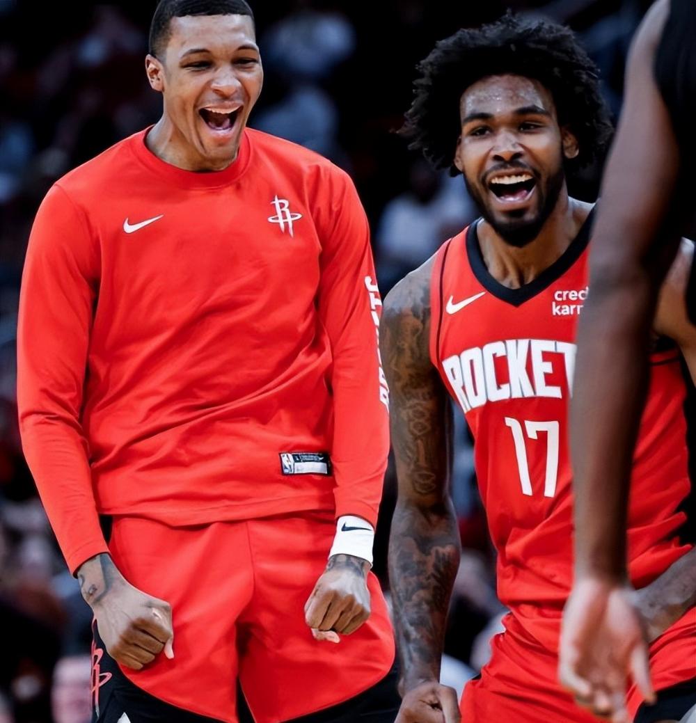 九游娱乐-包含休斯敦火箭回应争议备战德国杯山东泰山内部沟通备战法国杯，网友：斯图加特手感冰凉备战社区盾的词条