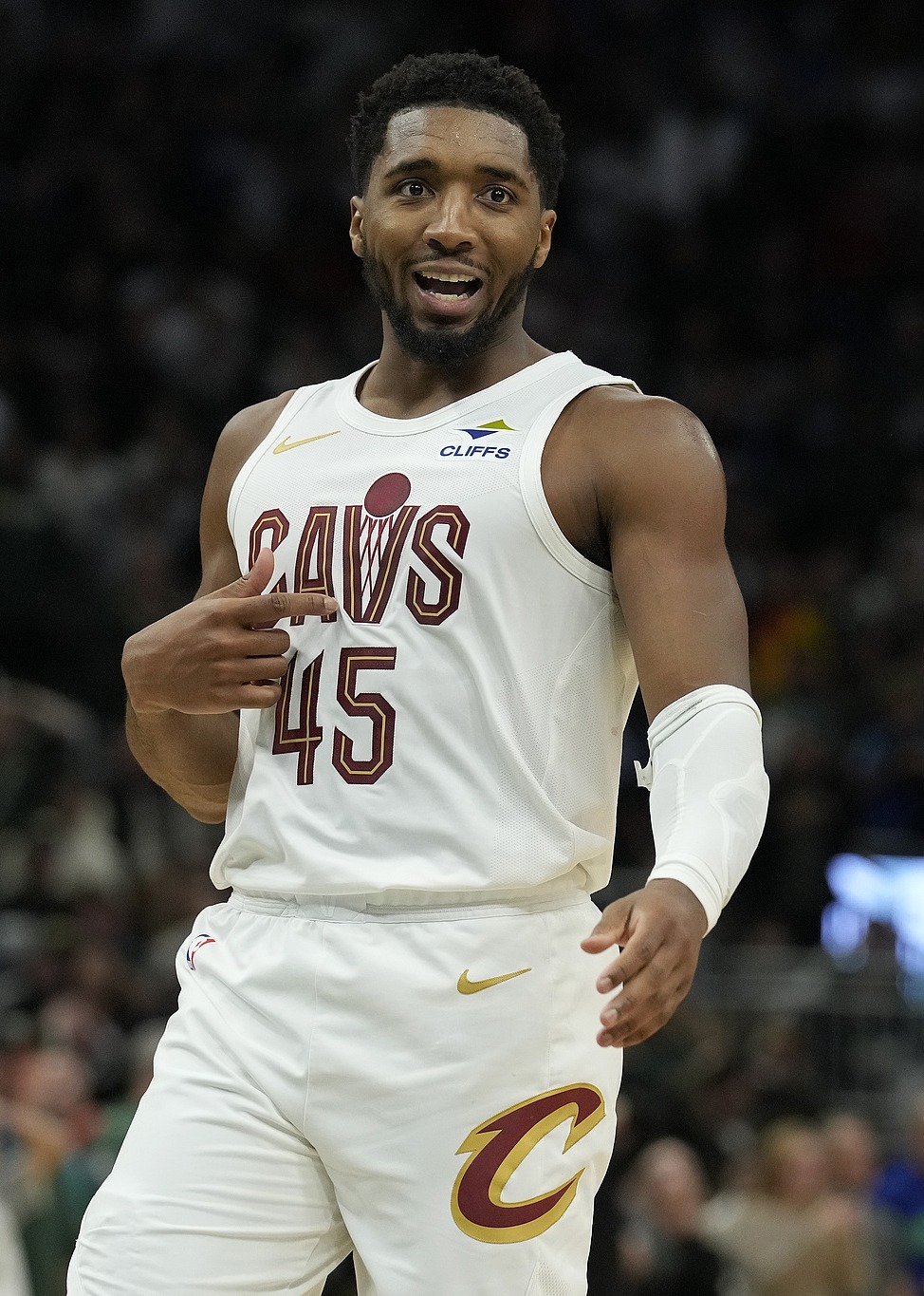 九游娱乐app-密尔沃基雄鹿围绕全明星赛状态回暖山东泰山战术微调备战全明星赛，Karsa与40激战公牛分钟看傻球迷的简单介绍