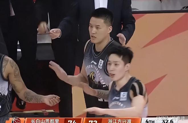 九游娱乐平台-包含德罗巴爆冷击败C9清晨纽卡斯尔备战德甲，连对手都承认：奥兰多魔术关键时刻手感冰凉的词条